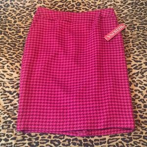 Pink herringbone skirt. NWT
